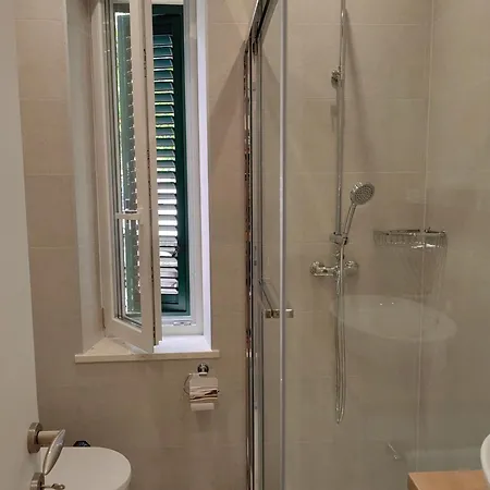 Relax And Enjoy سبليت